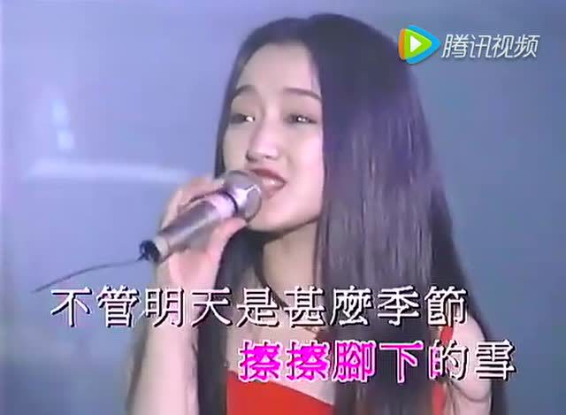 杨钰莹一曲经典怀旧《我不想说》听哭了!
