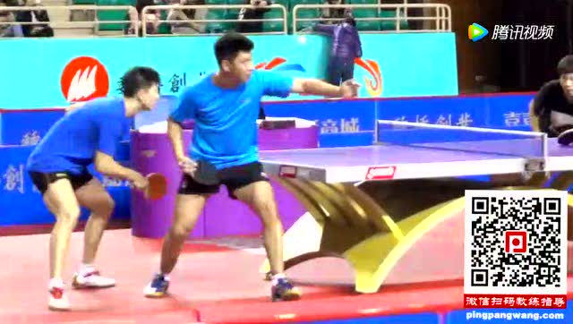 《乒乓球慢动作教学视频》第67集:薛飞正手勾式发球慢镜头