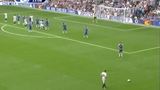 视频：斯旺西任意球攻门 禁区头球抢点压特里