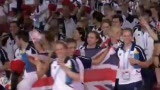 视频：英国代表团入场 挥舞国旗向观众致意