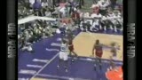 视频：NBA历史经典时刻 巴克利击地妙传助米勒