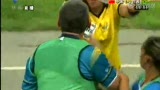 视频：巴西教练怒斥裁判 越南主裁委屈落泪