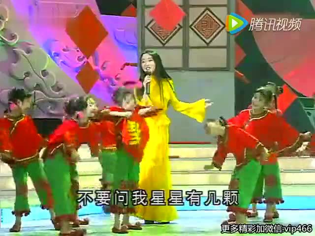 95年杨钰莹上春晚演唱经典歌曲那时的她简直美炸了