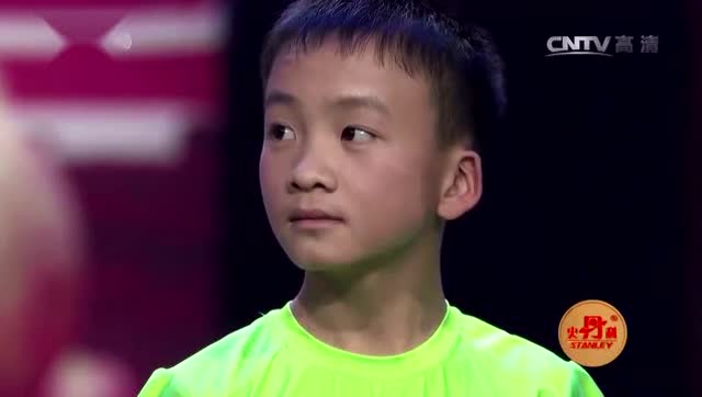 中国跳绳小将岑小林3分钟单摇1096破世界记录