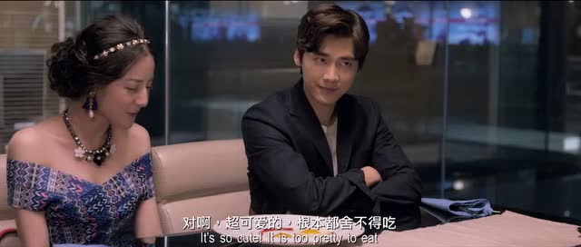 迪丽热巴在舞会上对李易峰撒娇看杨幂怎么说最后眼神亮了