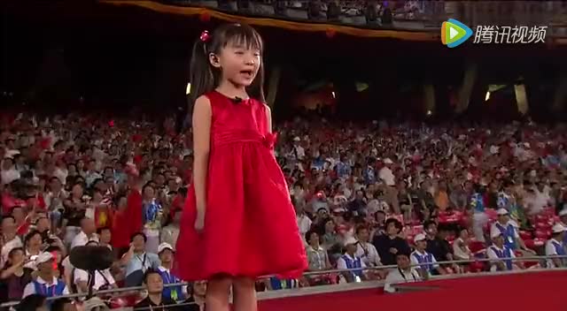 还记得林妙可2008年唱的那首《歌唱祖国》吗?