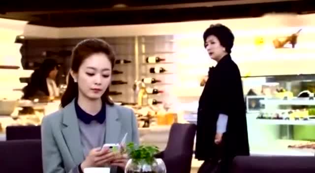 连续剧 富家千金故意装成穷家女与未来婆婆见面被嫌弃,商场偶遇局面