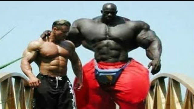 怪兽级肌肉男