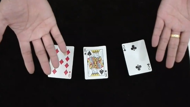 魔术揭秘:赌徒三张牌.原来骗子是这样骗钱的!