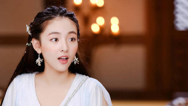 鹿晗首部电视剧《择天记》,女主选娜扎粉丝很纠结亲嘴古装剧图片