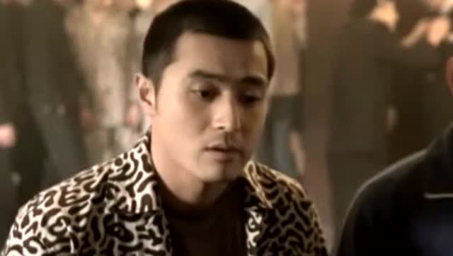 一群小混混撩妹找茬,结果被比他们更凶的黑社给教训的没脾气霍建华电视剧主题曲图片
