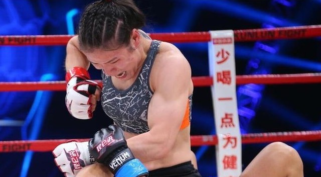 昆仑决 女中豪杰张伟丽急速降服ufc世界冠军