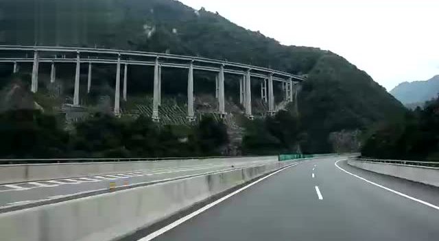 车友实拍四川雅西高速双螺旋隧道展线