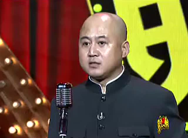 方清平单口相声:跑到公共场所里,有滋有味地吃糖葫芦!