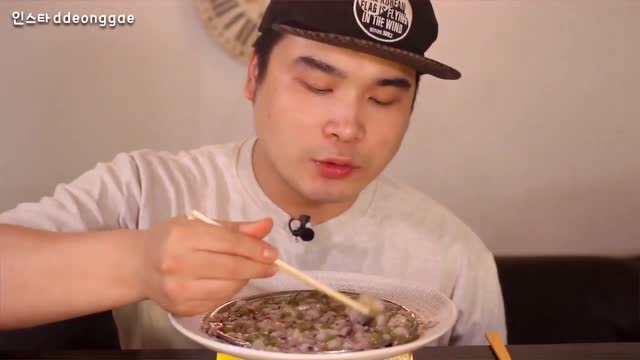 韩国吃播:大胃王豪放派donkey弟弟生吃一大盘做法山药凉拌荷兰豆和芥末的章鱼图片
