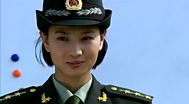 何晨光和王艳兵入狱,一路打仗到车上-电视剧-3023被冤枉打斗的电视剧或者电影图片