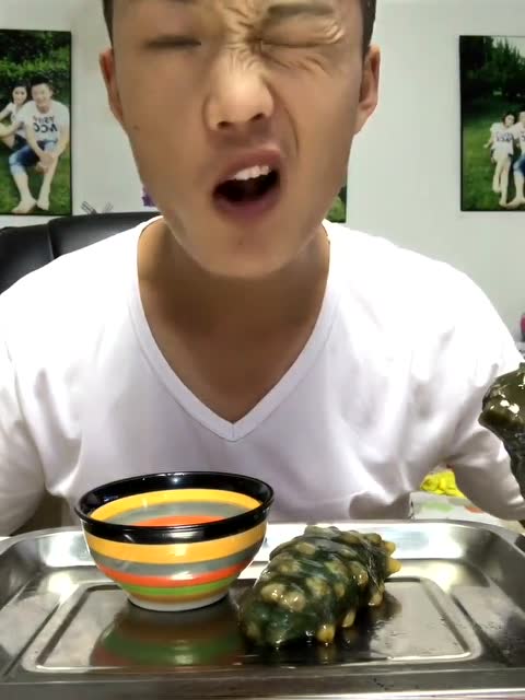 就是蘸芥末,小哥吃的嘎嘣脆,食谱有点辣了面包自制刺身图片