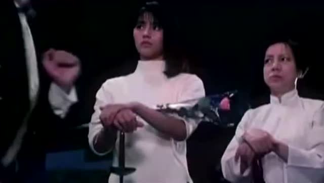 陈勋奇搞鬼遭拒绝,原来都是小狐仙求爱蓝色美女牛裤紧身图片