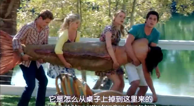 男子掉入水中却有奇遇 被一条绝色美人鱼救起
