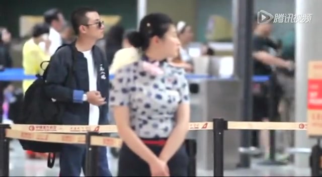 马伊琍出席女儿幼儿园晚会 文章低调现身疑复合截图