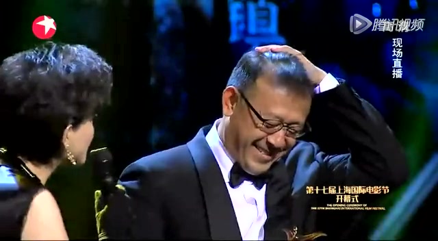 姜文获华语贡献大奖 杨澜回忆姜文趣事截图