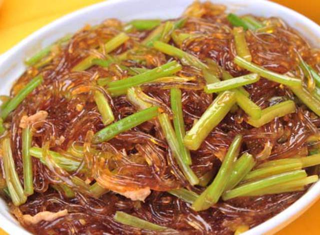 芹菜炒粉 别怪菜太家常