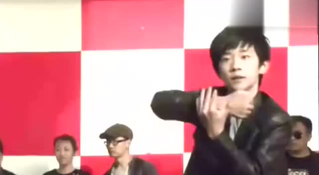 易烊千玺跳的"中枪舞",果然不是一般的帅啊!