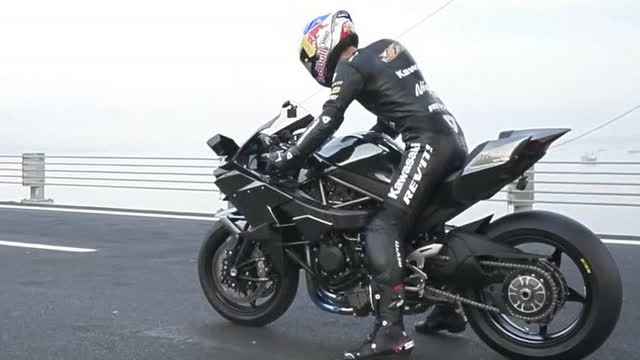 川崎h2r极速狂飙,突破时速400km