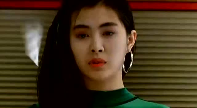 王祖贤穿束胸衣太美了,达叔根本抵抗不住呀!