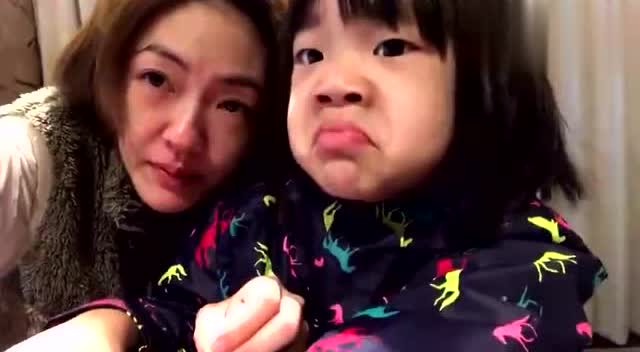 小s讲故事落泪,许老三挖鼻孔:干嘛哭?