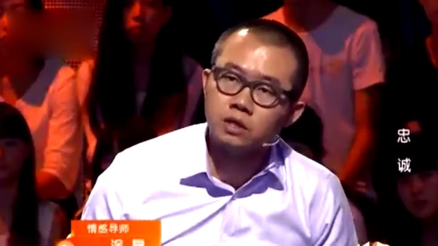 这女的一上来就舞骚弄姿,她男朋友v美女美女绿被带好的迪厅身材图片