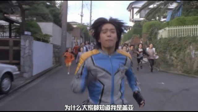 视频: 迪迦,戴拿,盖亚奥特曼变身器
