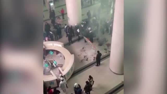 安徽一医院现大规模医闹:30多人焚烧冥币还打砸,警方介入