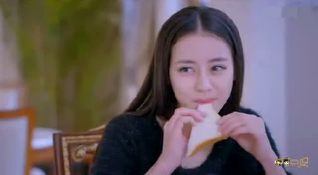 面对这样的早餐你该怎么吃迪丽热巴太搞笑