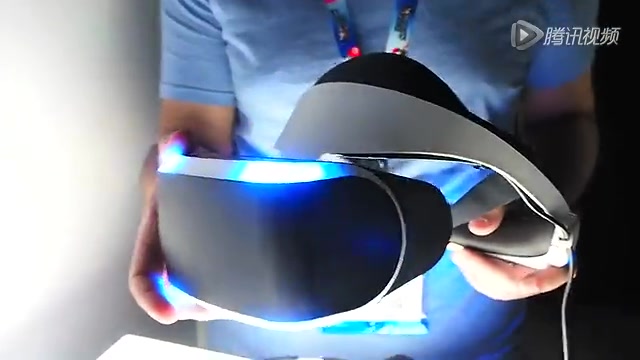 索尼虚拟头戴显示器试玩 虚拟现实游戏的未来