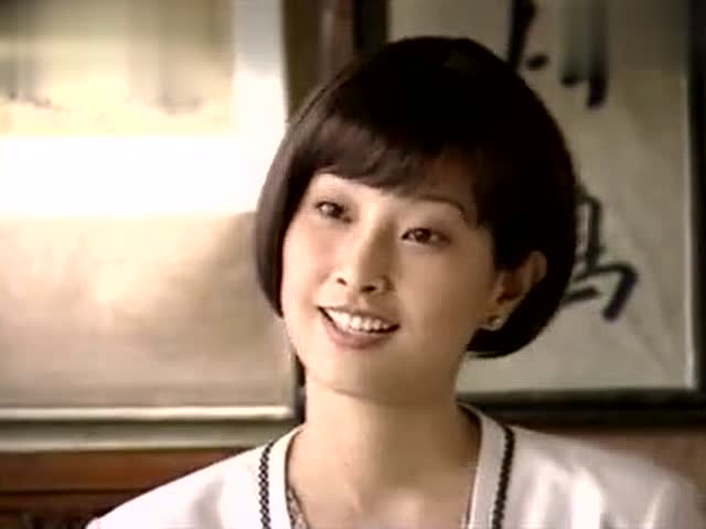 《金粉世家》白富美初见羞涩动人的冷清秋 喜爱得拉着不撒手