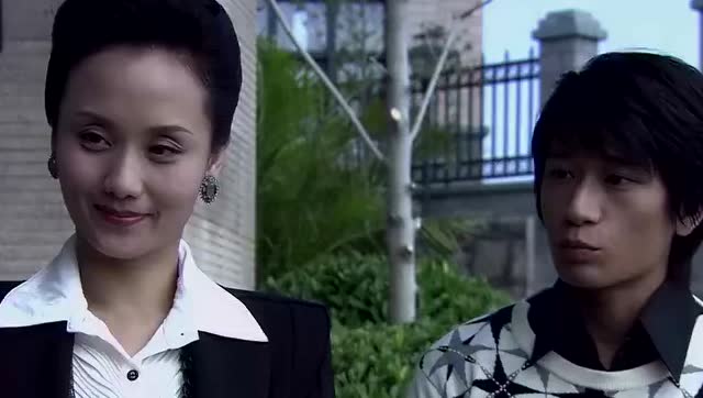 野鸭子 穷小子一听喜欢自己的女孩开口喊自己的老板为妈,愣住了