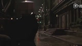 小丑与警察在警局对决
