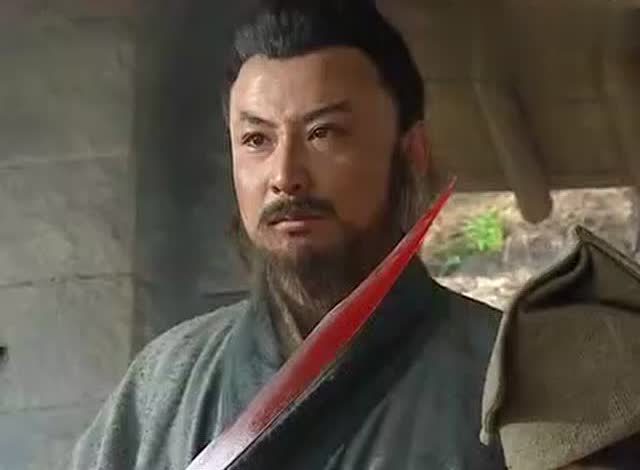 老版《水浒传》梁山原主本不是晁盖,林冲助晁盖上位,竟一刀砍了他!