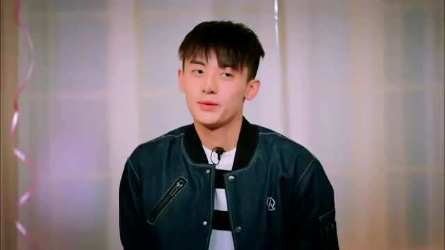 《一年级》赵志伟张昊玥辣么亲密 虞书欣醋坛子大翻!