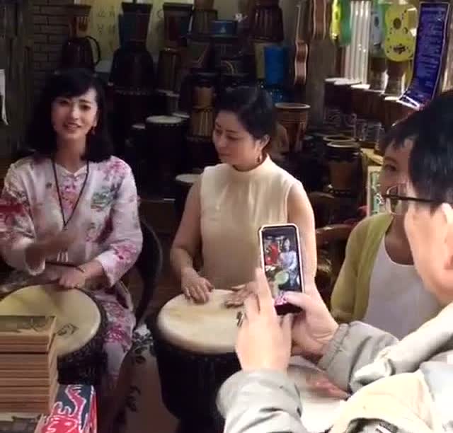 好听,丽江手鼓女孩《我的小宝贝》完整版