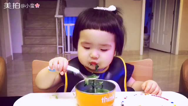 小蛮宝宝吃饭超香炒鸡厉害的 - 搞笑 - 3023视频