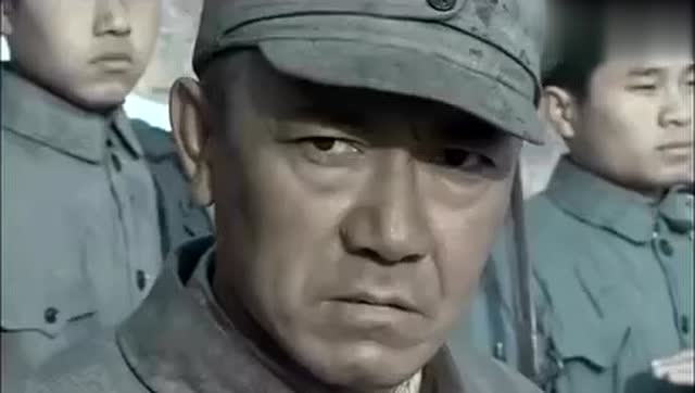 李云龙打了胜仗不升反降,憋屈!这不又开始骂街了!