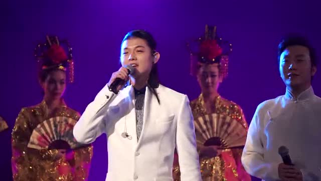 长春演唱会李玉刚《梨花颂》太好听了,当场尖叫起来,帅爆了