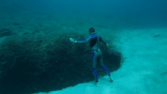 最牛潜水员之潜入海底深渊