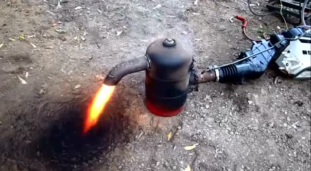把灭火器改装成喷火器,这回有的烧了