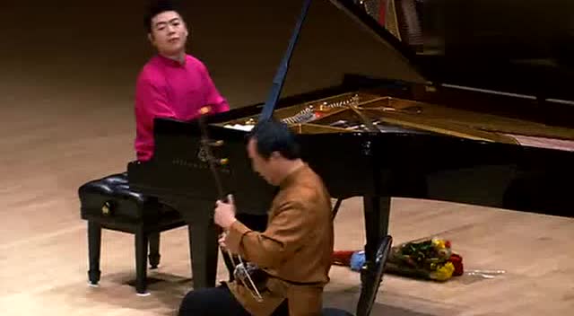 郎朗与父亲钢琴,二胡合奏中国民乐,老外疯狂了