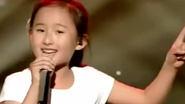 农村少女一首《像梦一样自由》震惊评委,爆发力太强了
