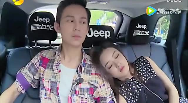 《偶像来了》何炅赵丽颖第二次接吻