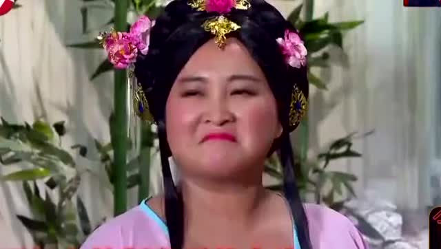 贾玲张小斐新出小品,贾玲一句习惯就好,气死经纪人